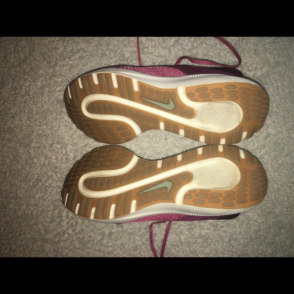 Nike - Picture 10 of 12